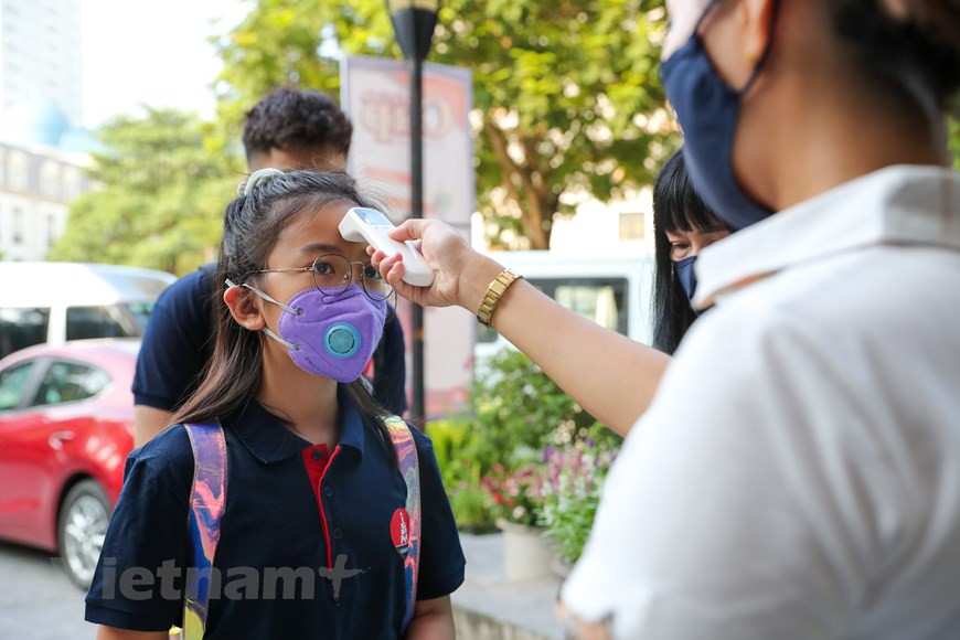 Together with nearly 23 million students nationwide, 2.1 million Hanoi’s students celebrated the official start of the 2020-2021 school-year on September 5 morning (Photo: Minh Son/ Vietnamplus)