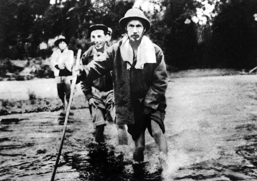 President Ho Chi Minh on the way to Autumn Winter Border Campaign 1950 (Photo: VNA)