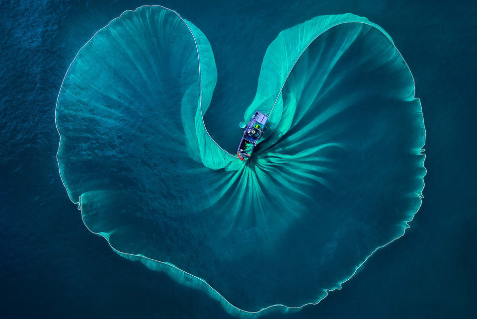 The photo "Heart of the sea” by Nguyen Phuoc Hoai (Photo: organizer)