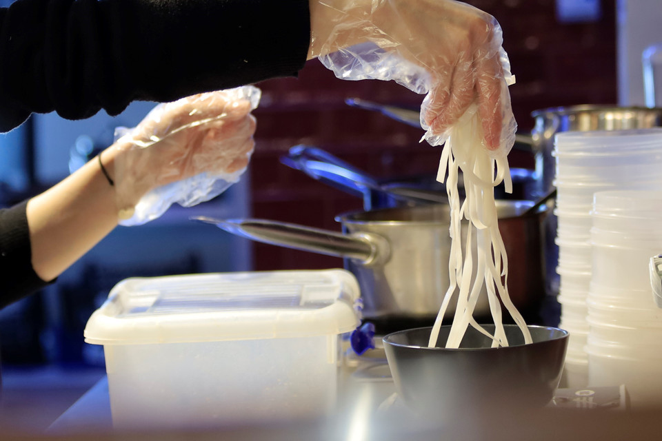 Pho, traditional Viertnamese noodle, is provided to restaurants in Izevsk city. (Photo: VNA)