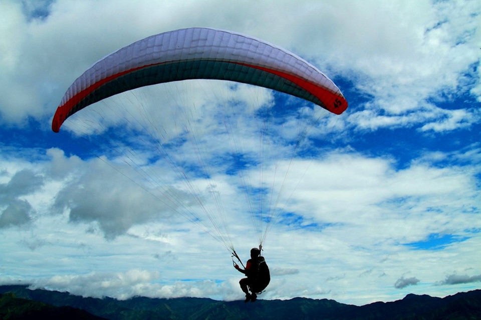 Khau Pha is rated as one of the four most beautiful paragliding sites in Vietnam and among the most beautiful flying spots in the world (Photo: VNA)