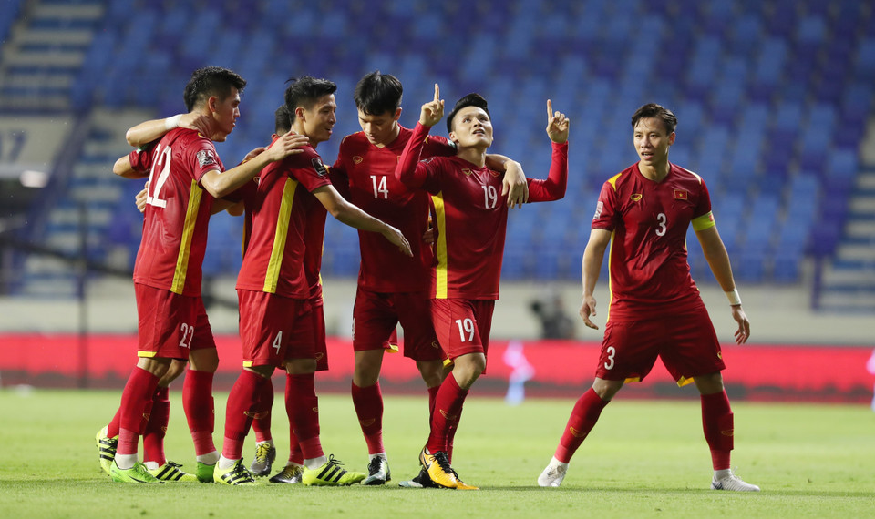 Vietnam widens their advantage thanks to Nguyen Quang Hai's left-footed goal from outside the penalty box in the 62nd minute (Photo: VNA)
