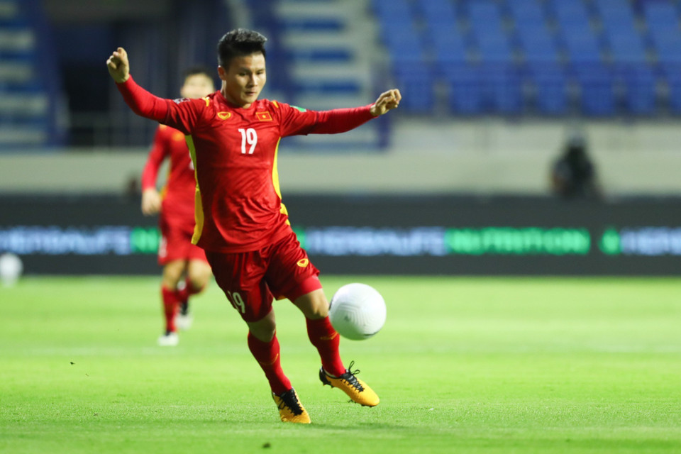 Quang Hai skillfully controls the ball (Photo: VNA)