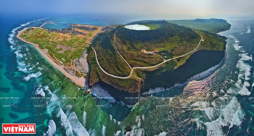 An aerial shot of Ly Son island (Photo: VNA)