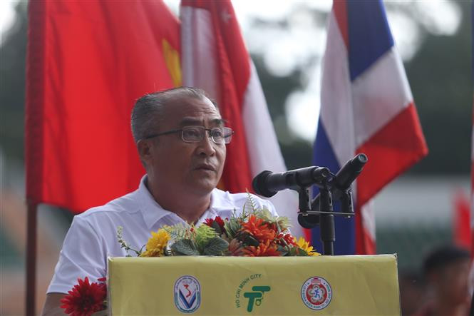 Nguyen Trung Hinh, Vice Chairman and Secretary General of the municipal Athletics Federation, Head of the Organising Board, delivers a speech at the opening ceremony (Photo: VNA)
