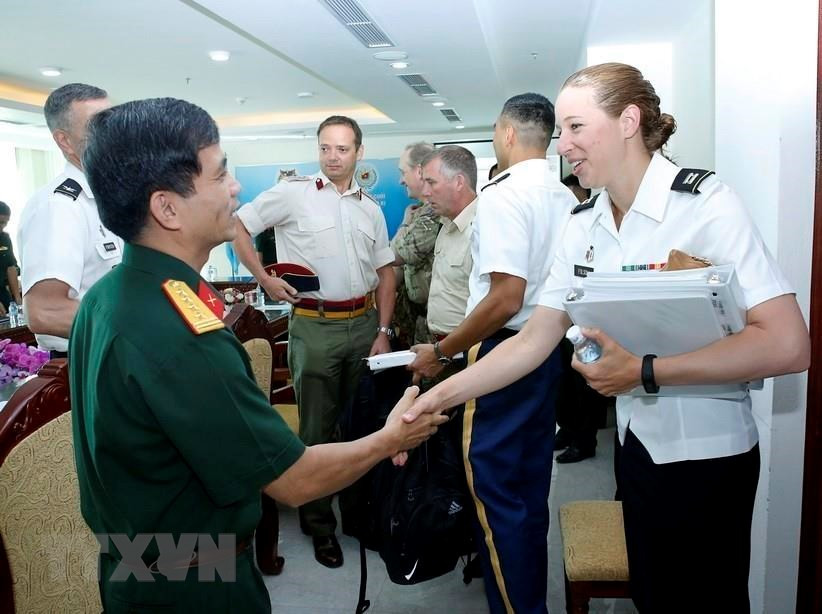 Experts at a conference in Hanoi to discuss plans for field hospitals, August 8,2017 (Photo:VNA) 