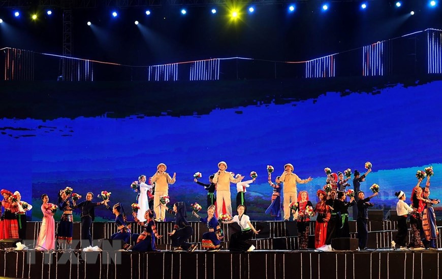 The performance is themed 'Dien Bien - rendezvous of peace' (Photo: VNA)