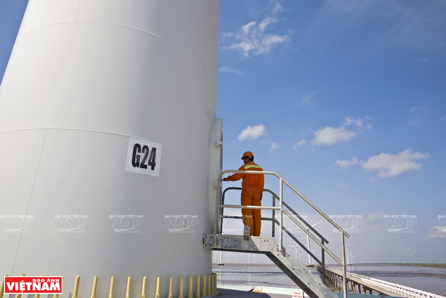 Each wind turbine of the Bac Lieu wind power plant has a technical control room (Photo: VNP/VNA)