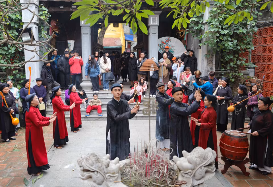  A performance of Xoan singing at Kim Ngan Temple. (Photo: VNA)