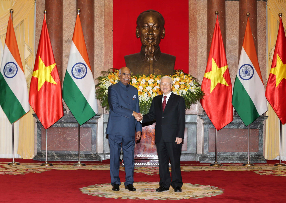 President Nguyen Phu Trong shakes hands with Indian President Nath Kovind. (Photo: VNA)