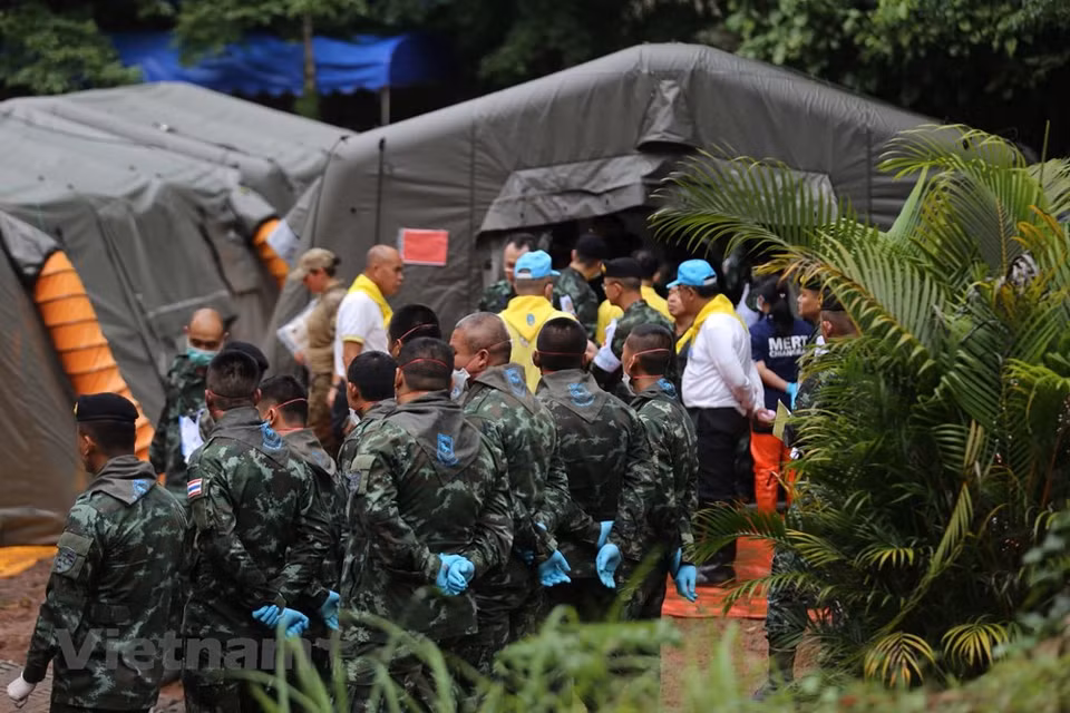 Four more young boys were rescued on July 9 after spending two weeks trapped underground. (Photo: VNA)
