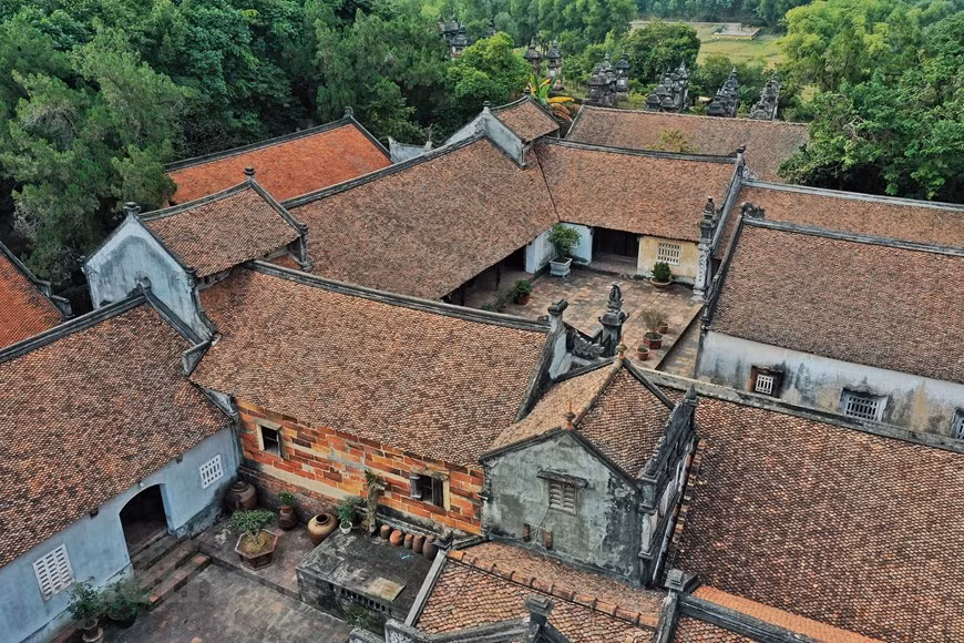Lying on Phuong Hoang (Phoenix) Mountain and facing the Cau River, Bo Da, also known as Duc La, Pagoda is among the most major centre of Truc Lam Zen Buddhism. (Photo: Mai Mai/Vietnamplus)