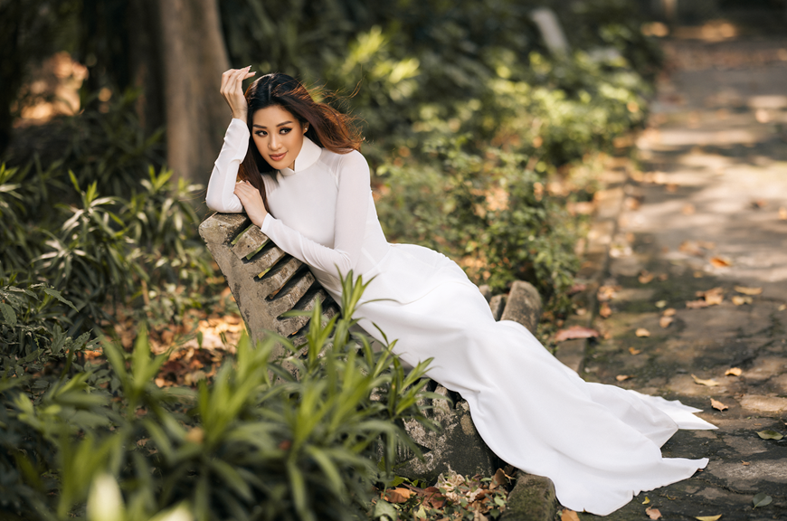 For Miss Khanh Van, the ao dai is associated with a host of wonderful memories, as Miss Ao Dai Vietnamese Schoolgirl 2013 and winner of the Ao Dai Beauty award at the Miss Universe Vietnam pageants in 2015 and 2019. (Photo: Vietnam+)