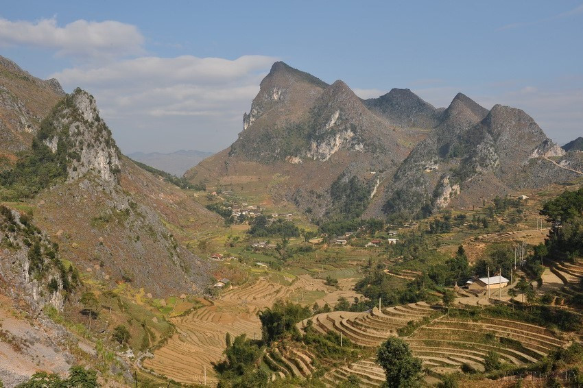 Covering a total area of 2,356 km2, the Dong Van Karst Plateau Geo-Park is 80 percent limestone and contains the fossils of thousands of species of prehistoric creatures from 400-600 million years ago. (Photo: VNA)
