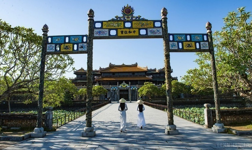 Thai Hoa Palace used to be the symbol of the Nguyen Dynasty. The palace, along with the courtyard, was the place of important ceremonies such as the coronation ceremonies, the king’s birthday, the envoy reception and the meetings held on the 1st and the 15th of the lunar month. (Photo: VNA)