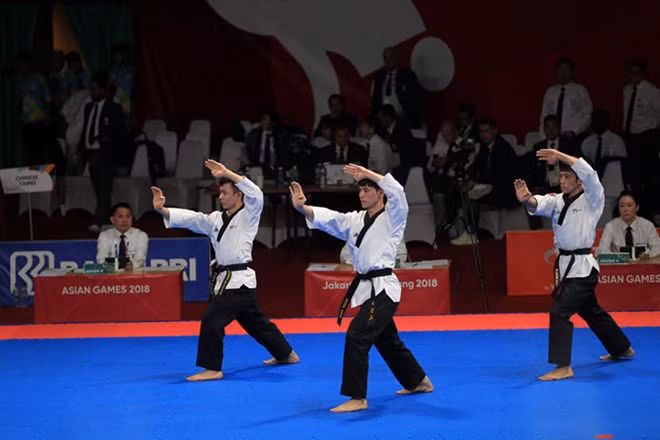 Also on the day, Vietnamese taekwondo athletes Thien Phung, Tien Khoa, and Thanh Trung secured a bronze medal in the men’s team poomsae event - the first medal of the Vietnamese delegation (Source: thethao.thanhnien.vn)