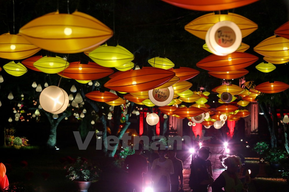 The Temple of Literature is lit up with lanterns in almost of its corners. (Photo: VNA)