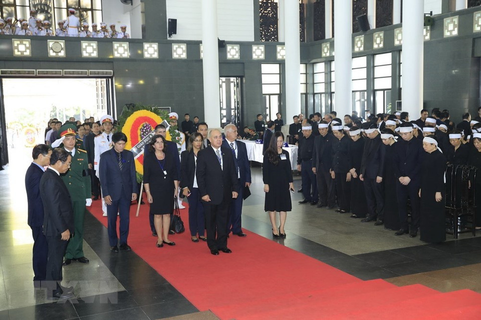 The Cuban delegation led by Vice President of the Council of State and Council of Ministers Roberto Morales Ojeda (Photo: VNA)
