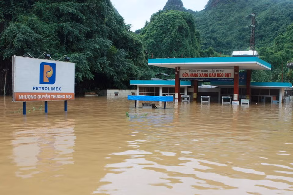 Flood waters inundate Ha Phong ward