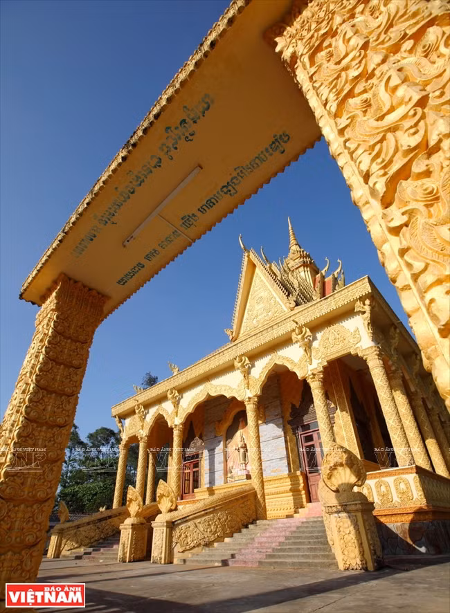 Pagodas are the most sacred and important places for Khmer people. (Photo: VNA)