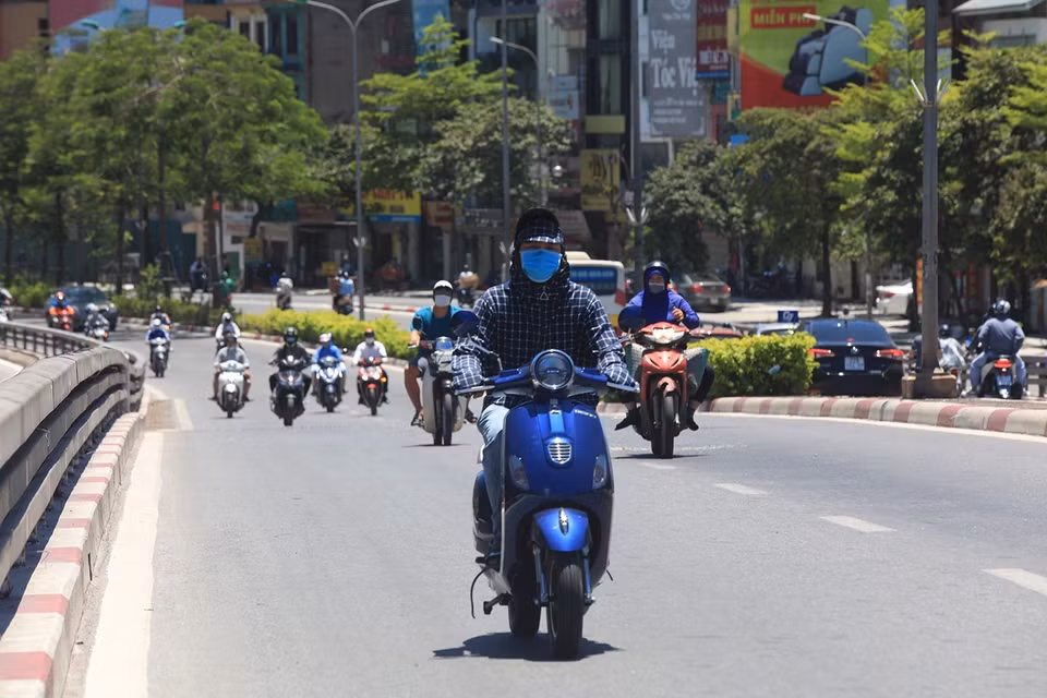 Hanoi has braced for the hottest days since early June. (Photo: VNA)
