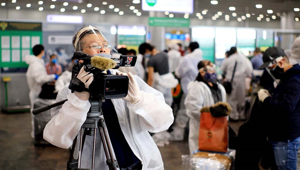 Vietnam News Agency’s correspondent in Moskva Bui Duy Trinh reports on the first flight bringing over 300 Vietnamese expats in Russia home given the complicated developments of COVID-19, Sheremetyevo airport, May 2020. (Photo: VNA)