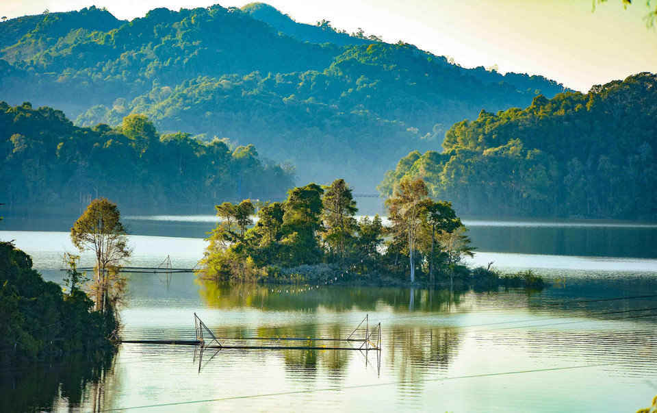 A small island in Pa Khoang Lake. (Photo: VNA)