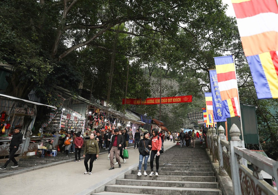 Prior to the festival, Huong Pagoda Complex welcomed more than 150,000 visitors (Photo: VNA)