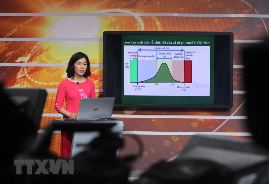 Lessons for key subjects are televised in Hanoi so students expecting to sit secondary and high school graduation exams in the next few months don’t miss out on valuable education (Photo: VNA)