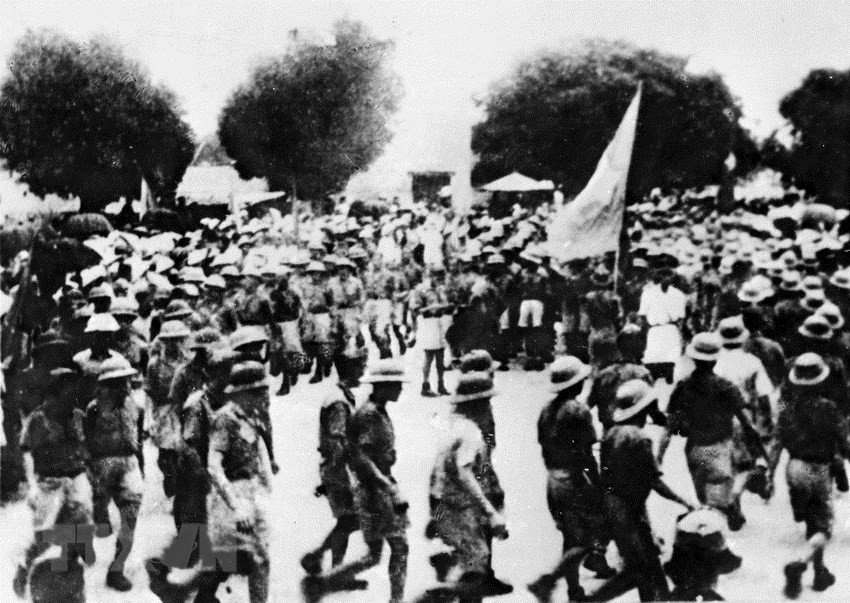The Ba To Guerilla Unit moved to Quang Ngai town in the central region to join local people to rise up to seize power, August 14, 1945 (Photo: VNA)