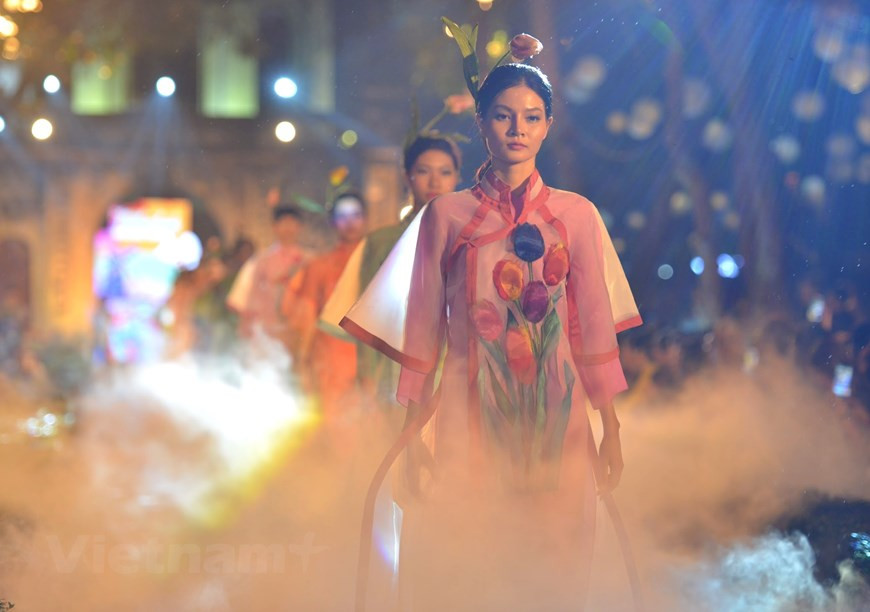 In early March this year, women across the country were encouraged to wear ‘Ao dai’ as part of a national event titled ‘Ao dai - Cultural Heritage of Vietnam’. The event, co-launched by the Vietnam Women’s Union Central Committee and the Ministry of Culture, Sports and Tourism, aimed to celebrate the 90th anniversary of the union’s establishment and 110th anniversary of International Women’s Day (March 8). The traditional costume is suitable for all ages. It has become the standard costume on formal occasions or national holidays, weddings, New Year festival, and graduation day. It has also made a great contribution to promoting the image of Vietnamese women around the world. (Photo: VietnamPlus)