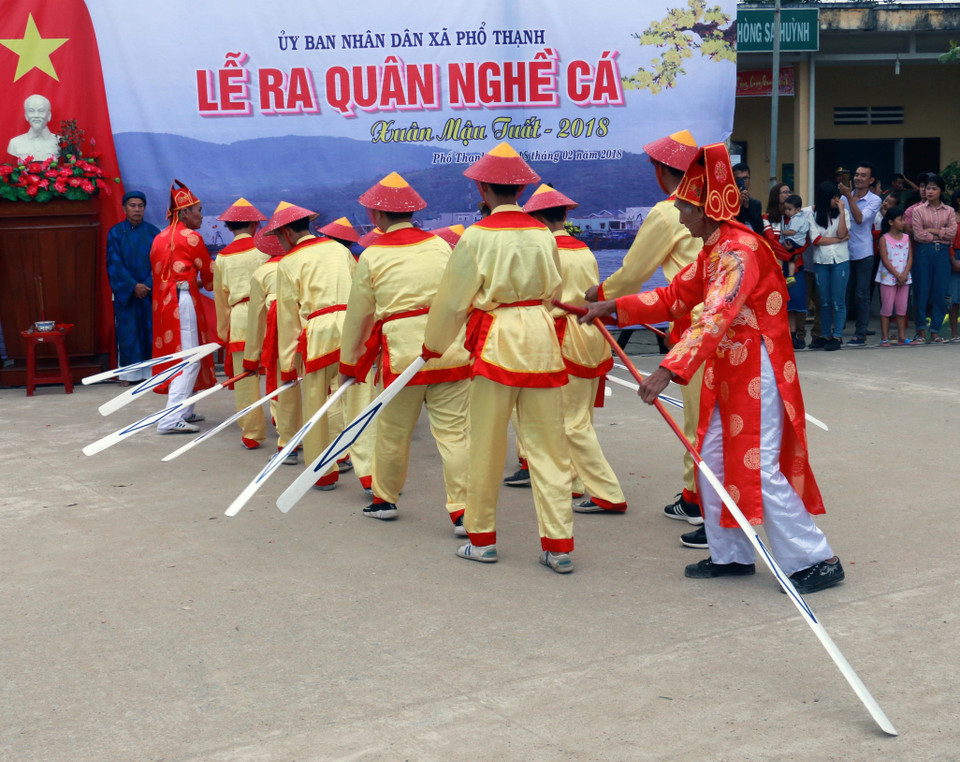 A ceremony held in the central coastal province of Quang Ngai before the first voyage to wish for a safe year with bumper catch (Photo: VNA)