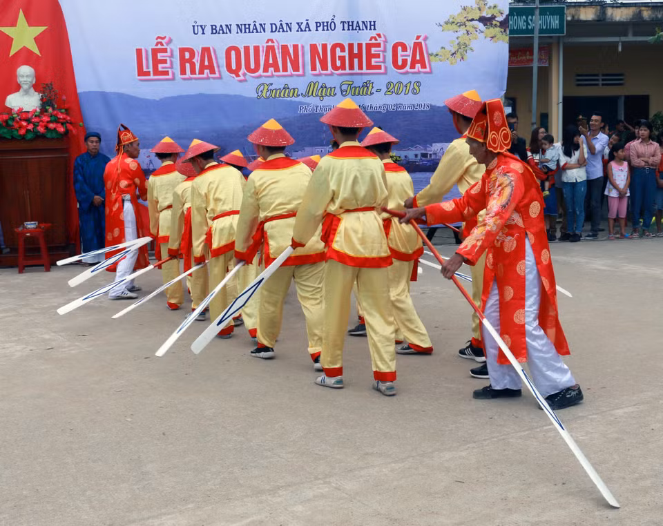 A ceremony held in the central coastal province of Quang Ngai before the first voyage to wish for a safe year with bumper catch (Photo: VNA)