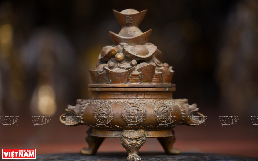 Bronze products made in Phuong Duc (Photo:VNP/VNA)