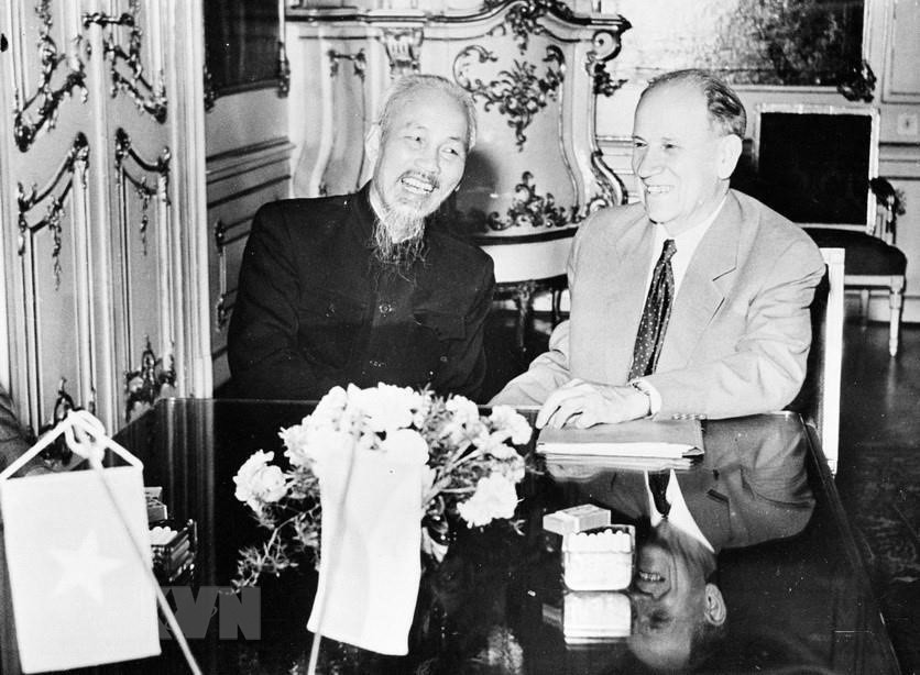 President Ho Chi Minh meets with President Antonín Zápotocký in Praha during his official visit to Czechslovakia, July 17, 1957 (Photo: VNA)