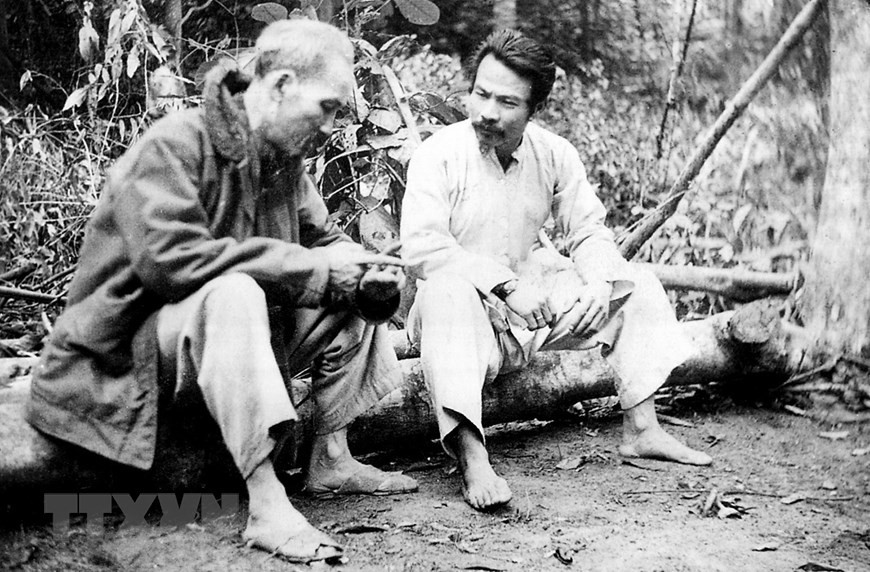 Lao President Souphanouvong (right) and President Ho Chi Minh in the Viet Bac Northern Liberated Zone, 1951 (Photo: Archive)