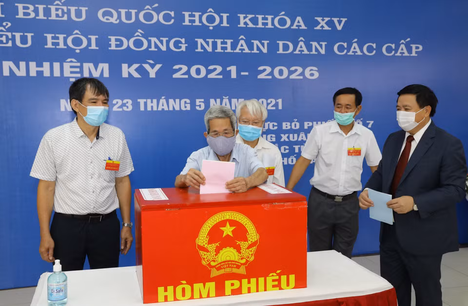 Voters in Xuan Tao ward, Bac Tu Liem district, Hanoi cast their ballots. (Photo: VNA)