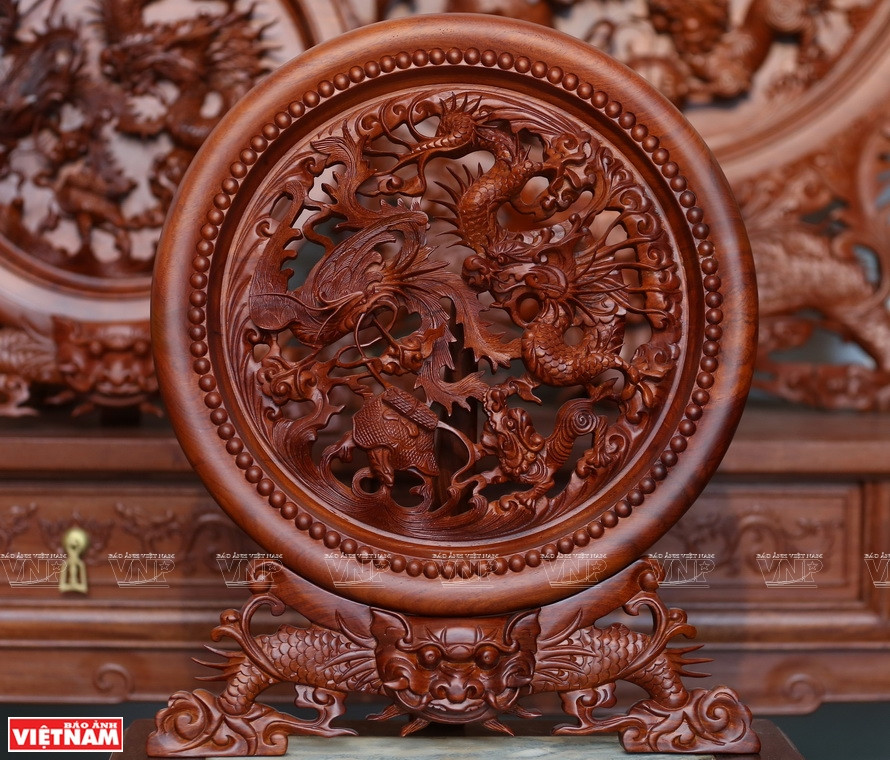 An exquisite wood product of Van Ha craft village in Dong Anh district, Hanoi (Photo: VNP)