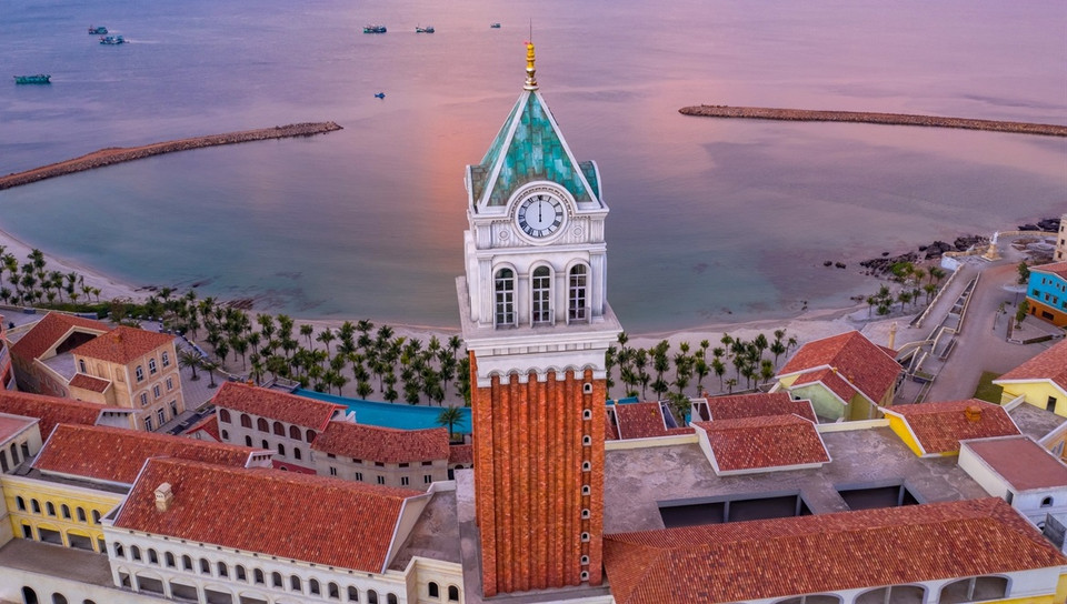 The 75-metre-high tower in the Central Village was inspired from the bell tower at St Mark’s Basilica in Venice, Italy. (Photo: Sun Group)