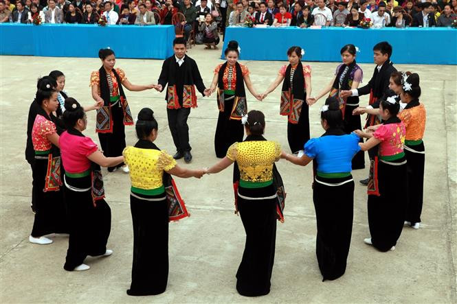 Xoe dance has become a symbol of hospitality of Thai people, and an important cultural imprint of the community in the northwestern mountainous region. (Photo: VNA)