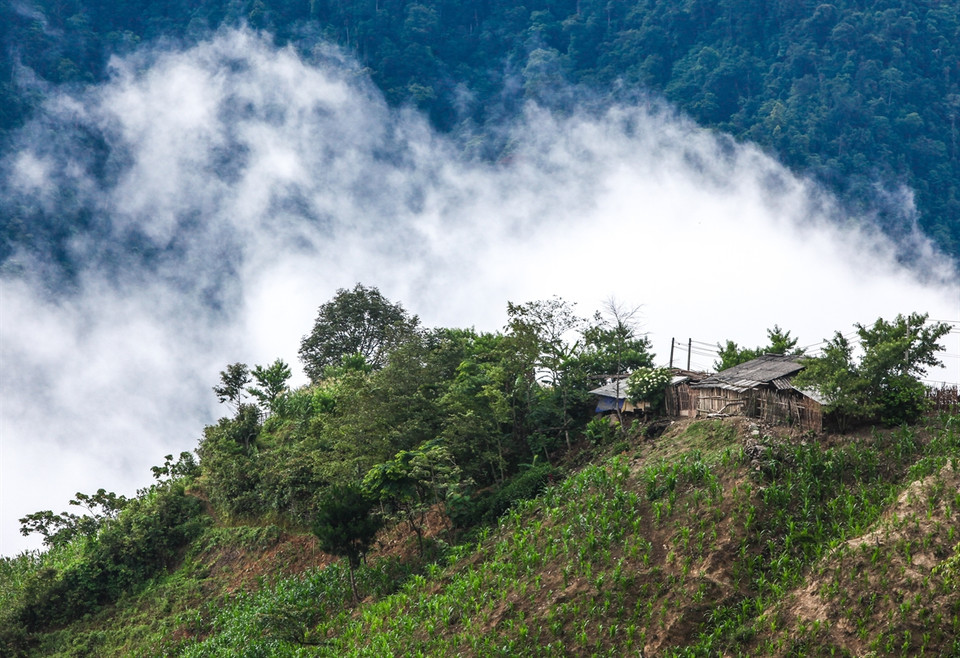 An isolated home along Khau Pha Pass. (Photo: VNA)