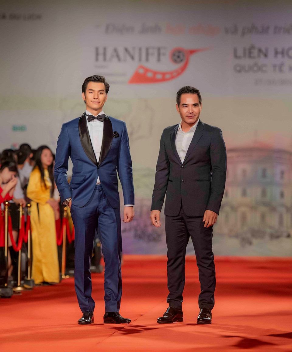 Actors Nhan Phuc Vinh (L) and Trung Dung (Photo: VNA)