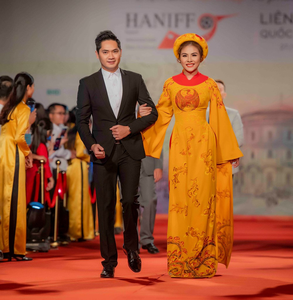Actor Minh Luan (L) and actress Van Trang (Photo: VNA)