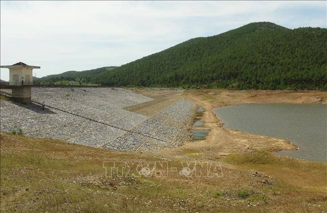 Reservoirs in Quang Binh province faces water shortage at the start of dry season (Photo: VNA)