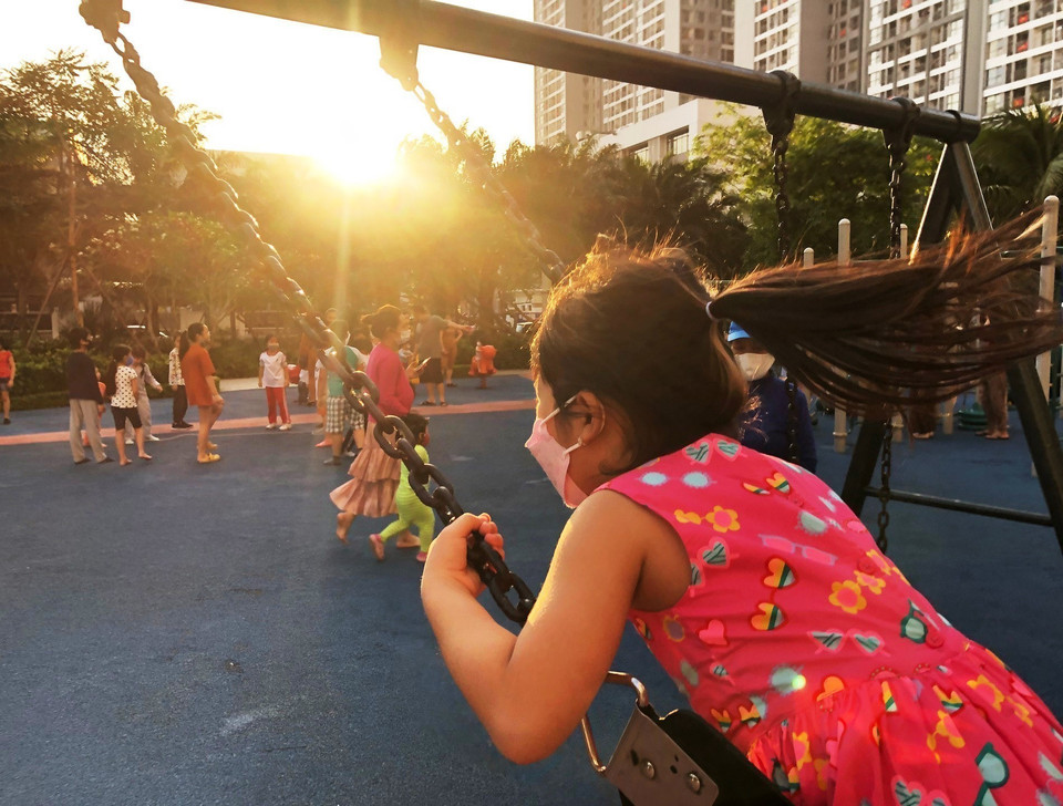 Ever since its first observance in Vietnam on June 1, 1950, the International Children Day has always hold a significant place in Vietnamese people and been a long-awaited occasion in the year of many children. (Photo: VNA)