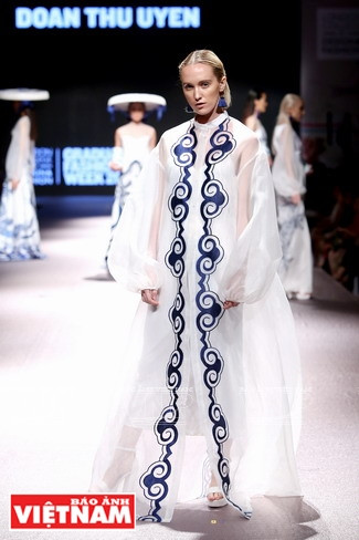 This design is part of the Vietnamese flavour collection inspired by traditional Chu Dau ceramics. (Photo: VNP/VNA)