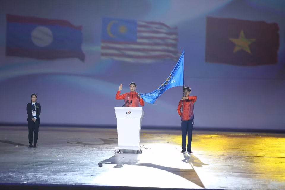 The ceremony looked to not only popularise images of Vietnam but also express the country readiness for integration, creativity, and contribution For a Stronger Southeast Asia as the theme of the Games goes. (Photo: VNA)