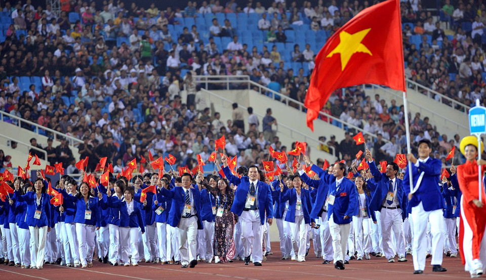 The Vietnamese team at the opening ceremony of the 22nd Southeast Asian Games (SEA Games 22) on the evening of December 5, 2003, at My Dinh National Stadium in Hanoi. (Photo: VNA)