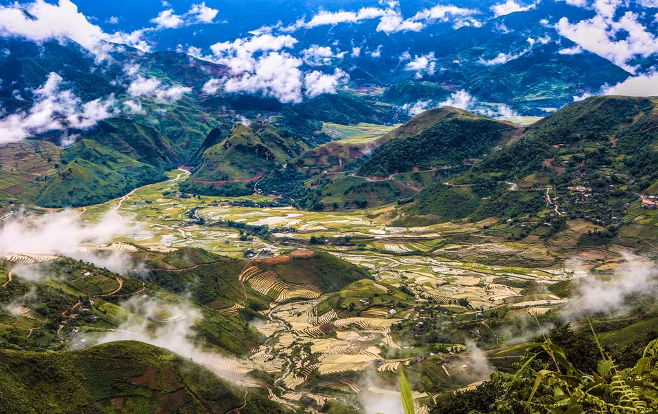 Clouds pass over Khau Pha Pass in Yen Bai province. (Photo: VNP/VNA)