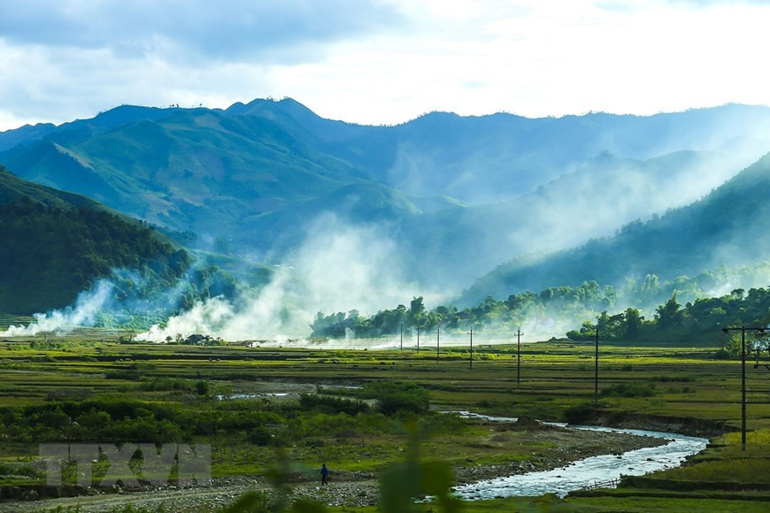 Imposing mountains and tranquil valleys in Northwestern region are endless inspiration for photographers (Photo: VNA)
